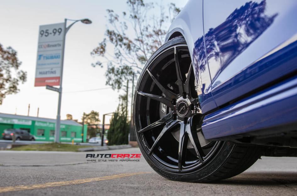 VOLKSWAGEN GOLF SF06 SATIN BLACK