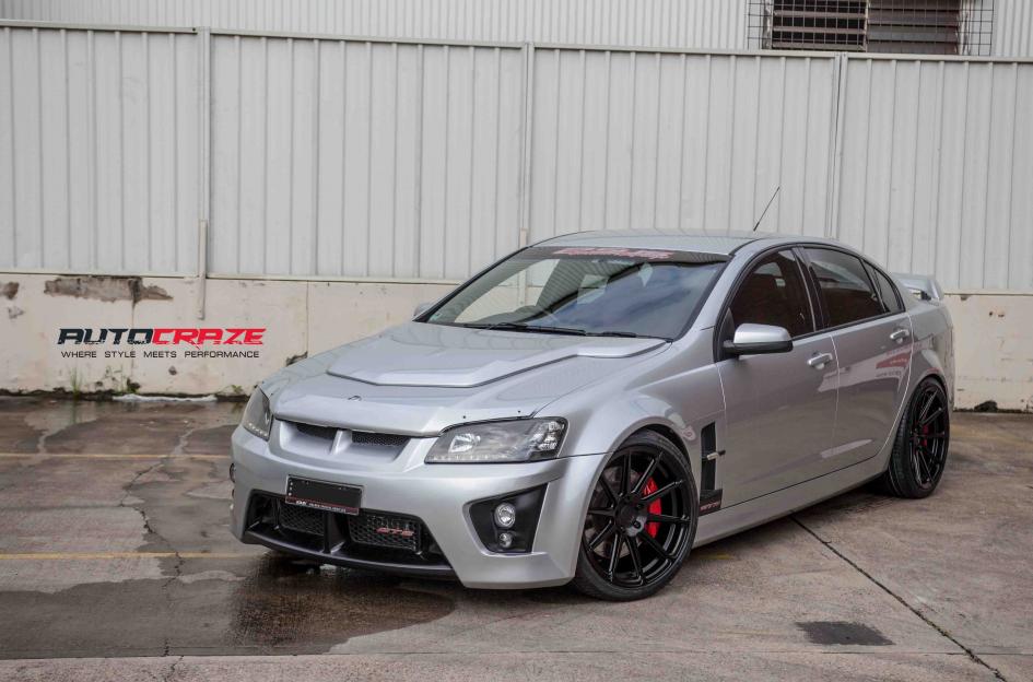 HOLDEN-COMMODORE-SF04-MATTE-BLACK-2