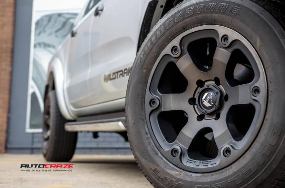 FORD RANGER BEAST BLACK MACHINED WITH DARK TINT