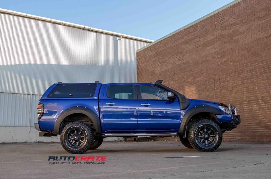 FORD RANGER COUPLER BLACK MACHINED WITH DARK TINT