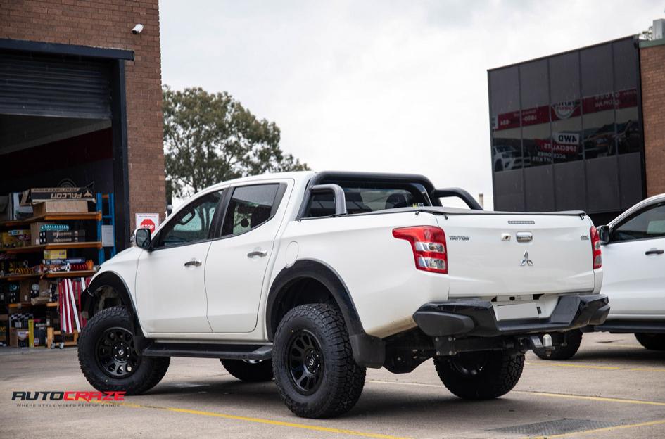 MITSUBISHI TRITON VECTOR MATTE BLACK