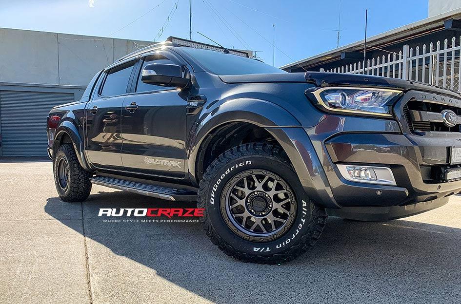 FORD RANGER KM544 MESA SATIN BLACK GLOSS BLACK LIP