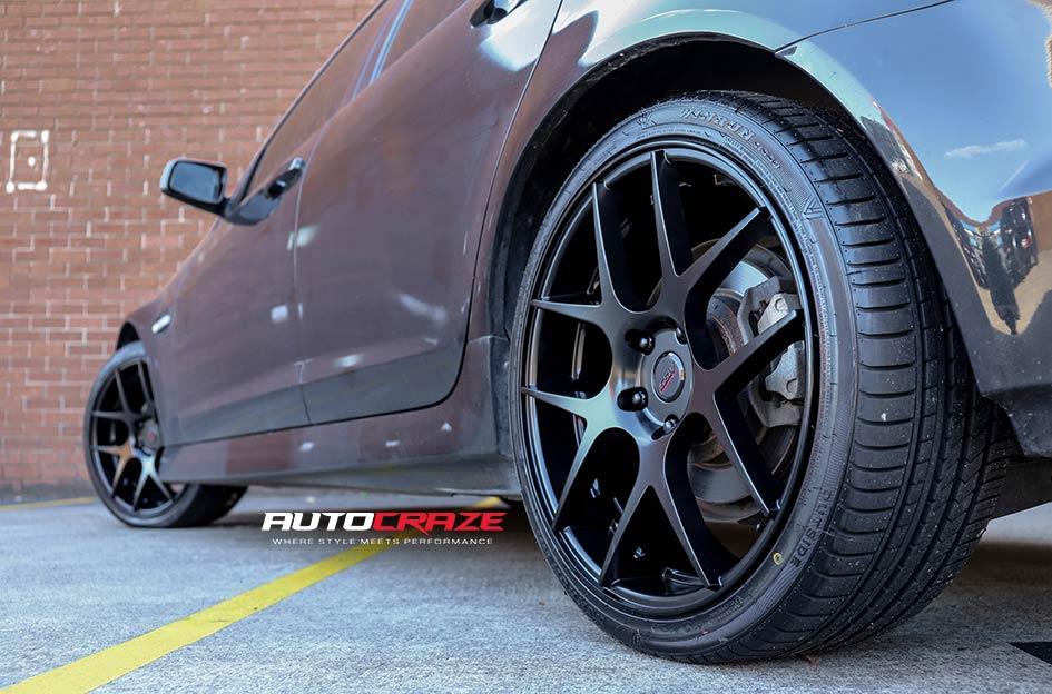 HOLDEN-COMMODORE-VE-SEDAN-STAGE-MATTE-BLACK
