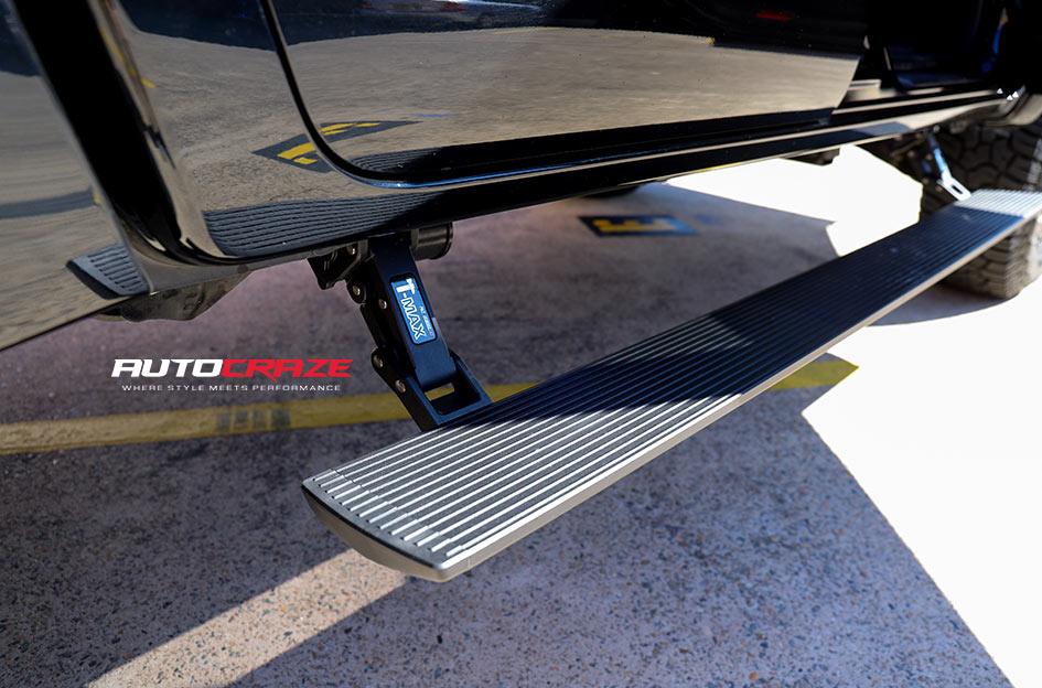 TOYOTA HILUX 4WD KICKER BRONZE CENTER BLACK LIP