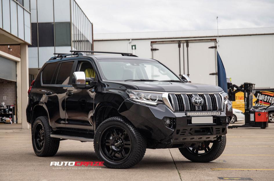 TOYOTA LANDCRUISER HE916 GLOSS BLACK