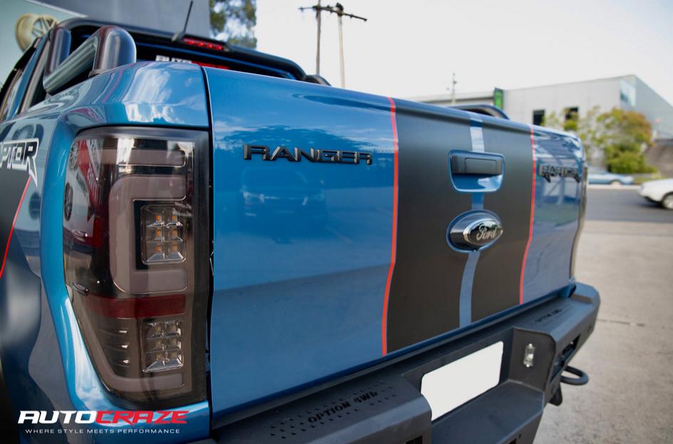 FORD RANGER RAPTOR MO202 CHROME GLOSS BLACK LIP
