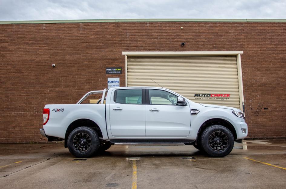 FORD-RANGER-VAPOR-BLACK-MACHINED-WITH-DARK-TINT