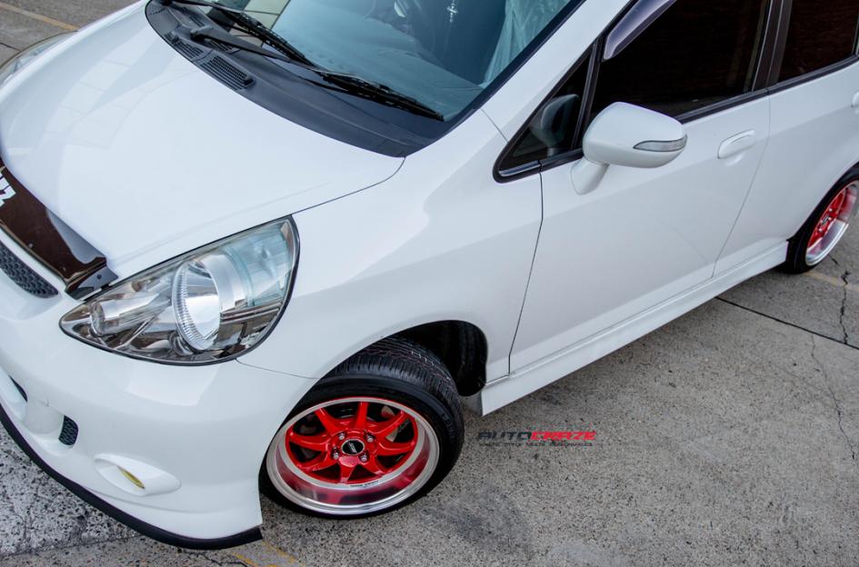 HONDA-JAZZ-TUNING-RED-POLISH-LIP