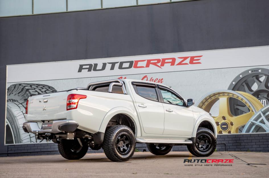 MITSUBISHI-TRITON-SIX-MATTE-BLACK-FACE-WITH-GLOSS-BLACK-WINDOWS