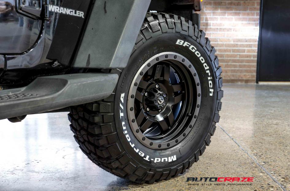 JEEP WRANGLER ANZA MATTE BLACK WITH ANTHRACITE RING