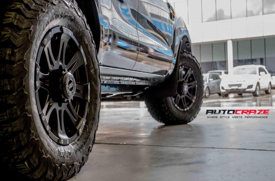 FORD EVEREST RAPTOR SATIN BLACK