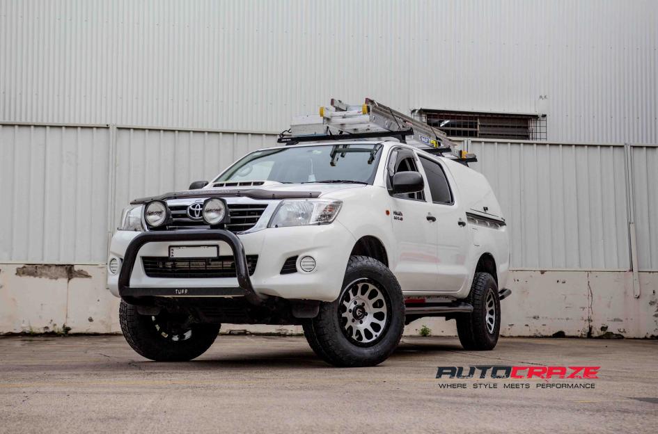 TOYOTA HILUX N70 4WD VECTOR BLACK MACHINED
