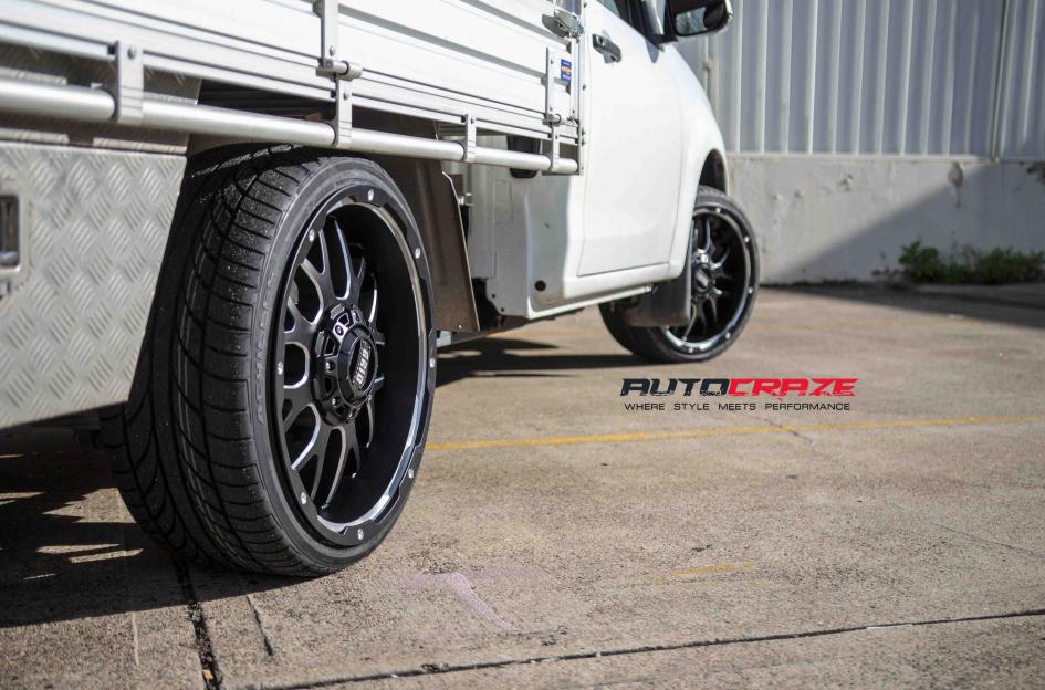 ISUZU DMAX GD02 MATTE BLACK MILLED ACCENTS
