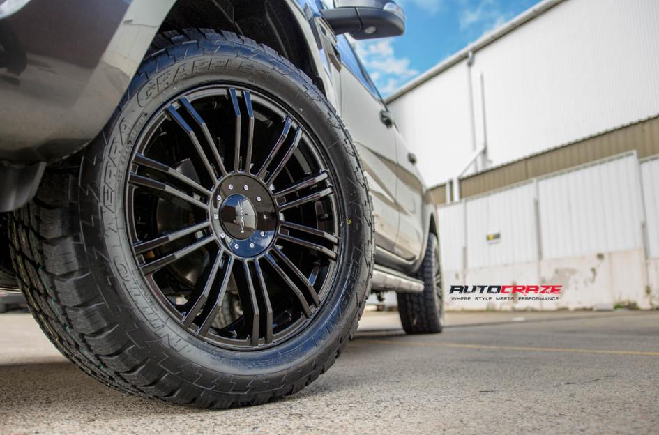 FORD RANGER D2 GLOSS BLACK