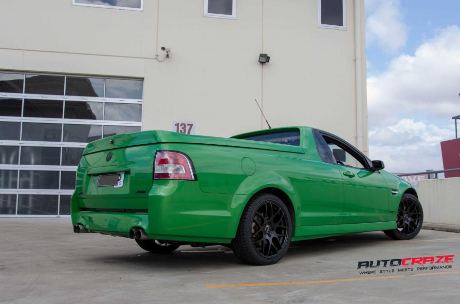 HOLDEN-COMMODORE-M-SPEC-MATTE-BLACK-2