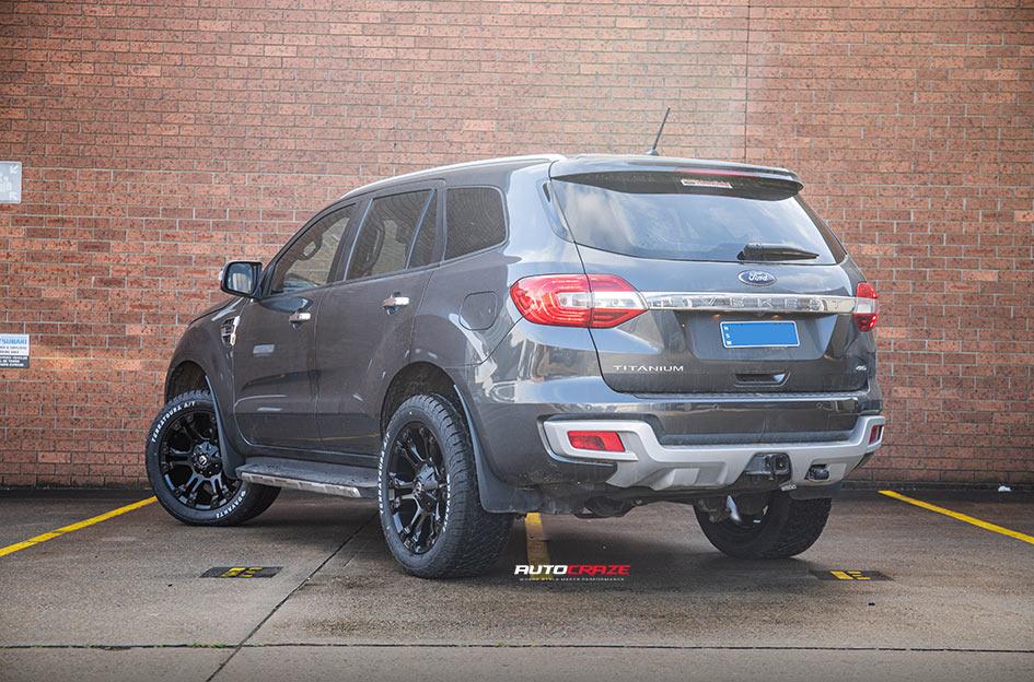 FORD EVEREST VAPOR MATTE BLACK