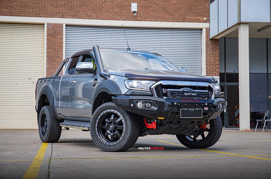 FORD-RANGER-TROPHY-MATTE-BLACK-WITH-ANTHRACITE-RING