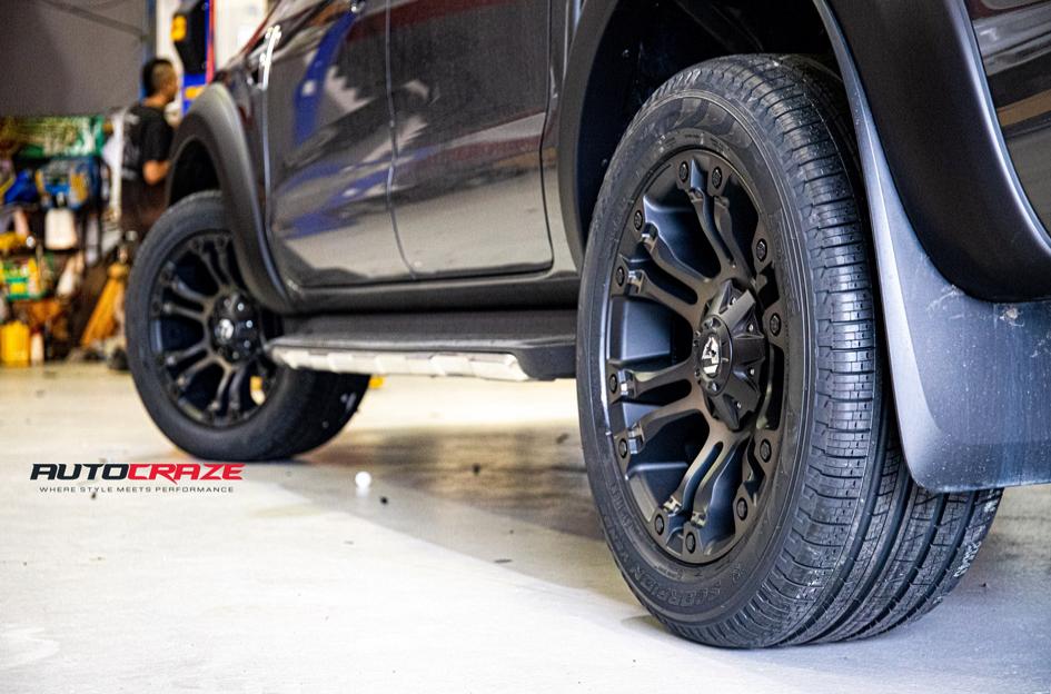 FORD-RANGER-VAPOR-BLACK-MACHINED-WITH-DARK-TINT