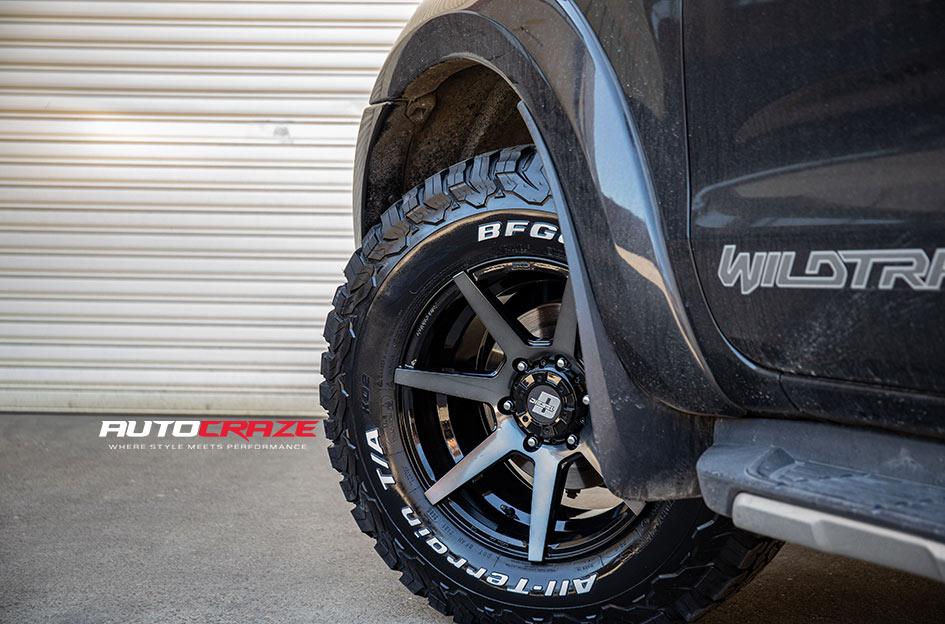 FORD RANGER AVALANCHE MATTE BLACK GREY FACE