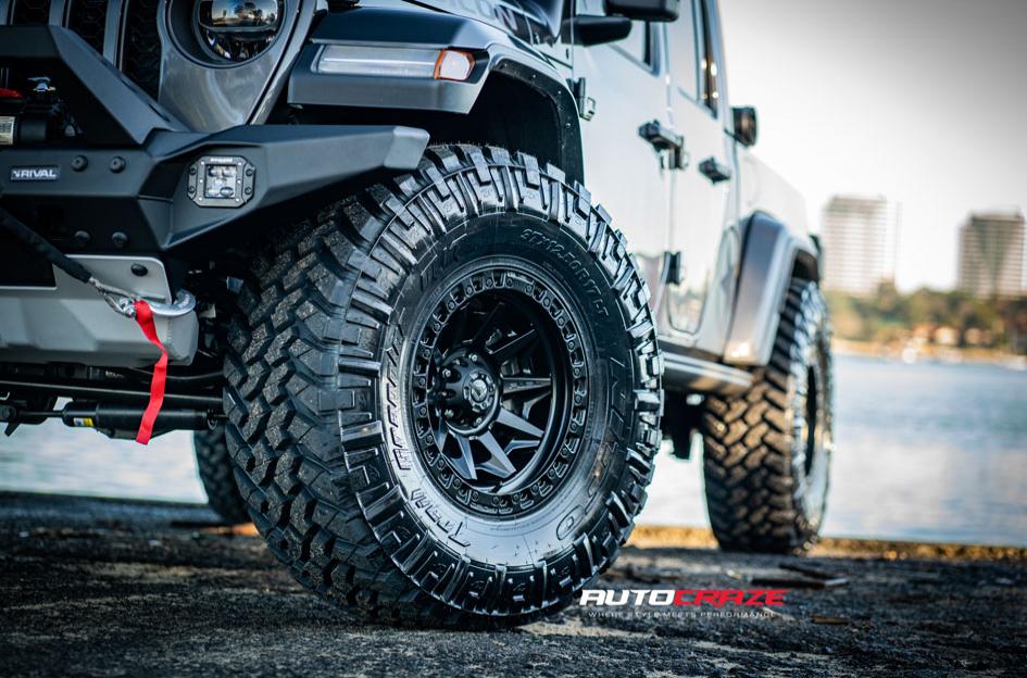JEEP GLADIATOR COVERT MATTE BLACK