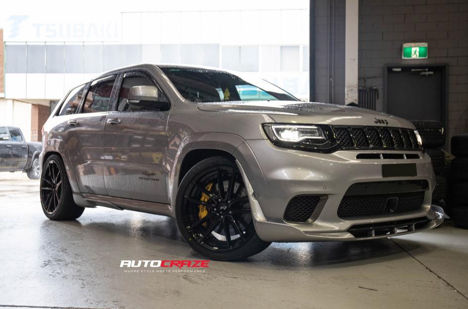 JEEP-GRAND-CHEROKEE-DFS-GLOSS-BLACK