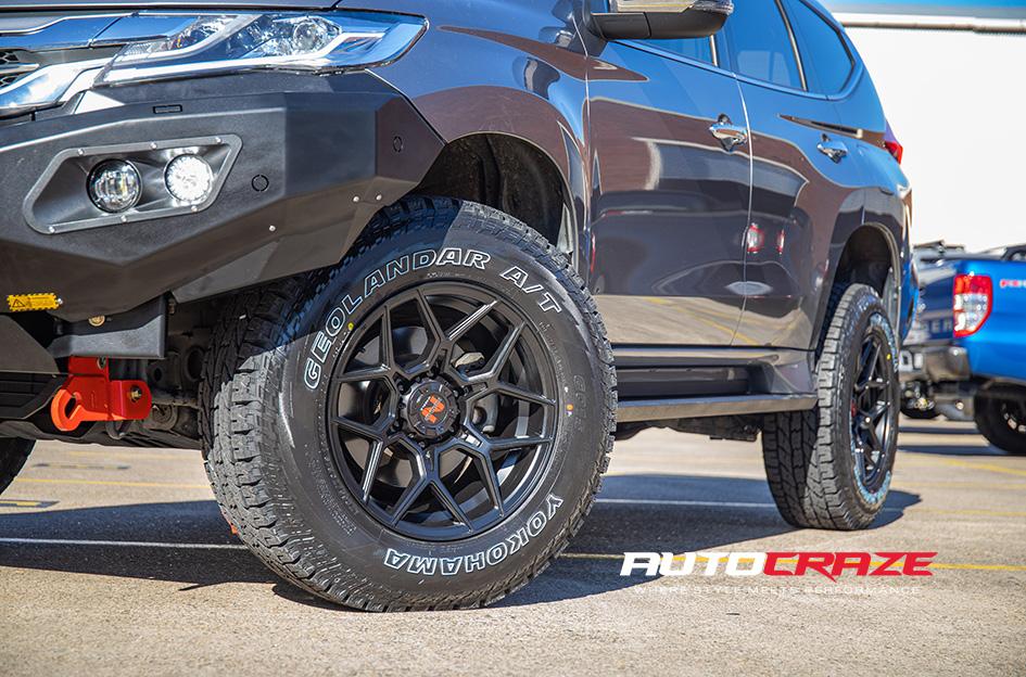 MITSUBISHI PAJERO SABBATH MATTE BLACK