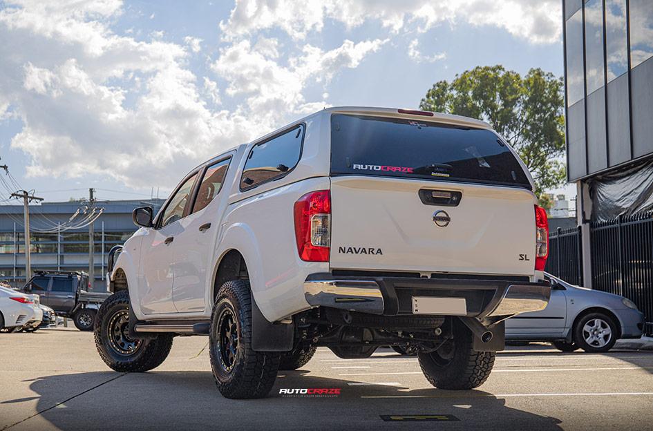 NISSAN NAVARA D LOCKER BLACK