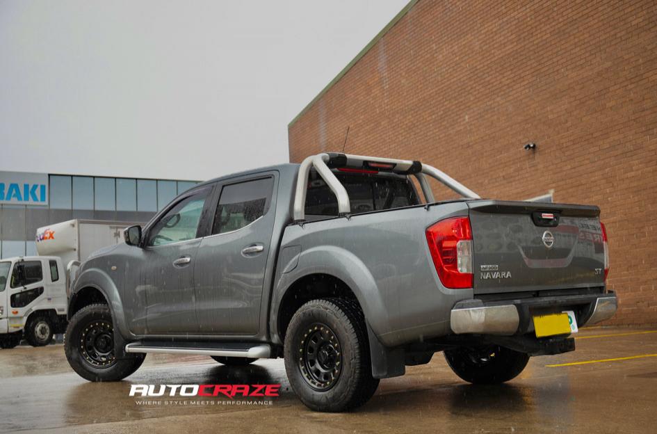 NISSAN NAVARA D LOCKER BLACK
