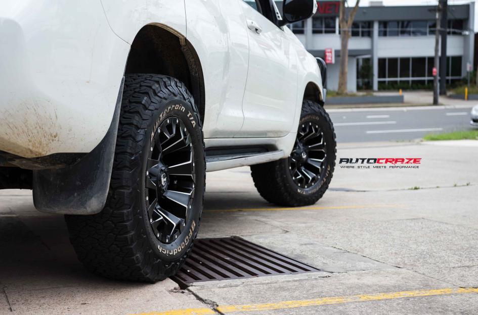 TOYOTA-PRADO-ASSAULT-GLOSS-BLACK-MILLED-ACCENTS