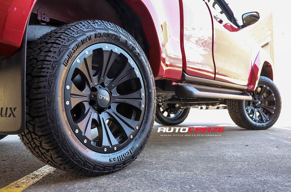 TOYOTA HILUX N80 4WD HE901 SATIN BLACK