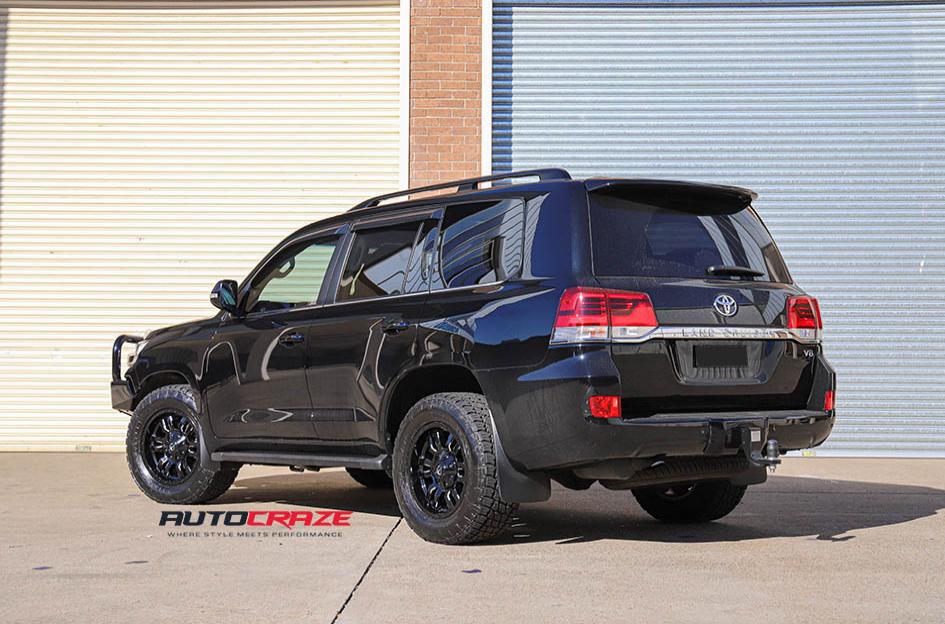 TOYOTA LANDCRUSIER SLEDGE GLOSS BLACK MILLED ACCENTS