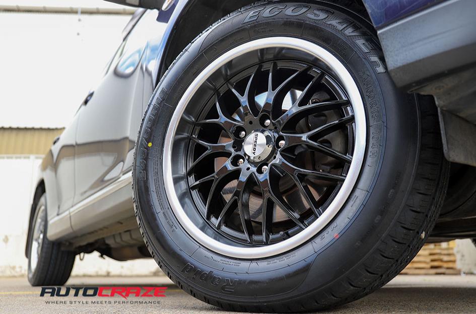 TOYOTA-KLUGER-CHEETAH-GLOSS-BLACK-POLISH-LIP