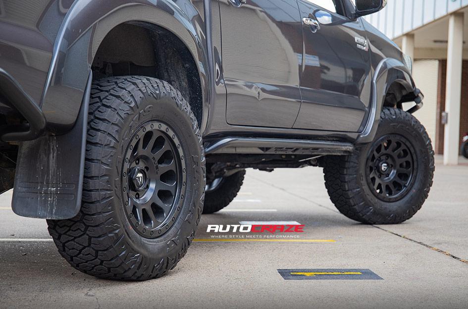 TOYOTA HILUX N70 4WD VECTOR MATTE BLACK