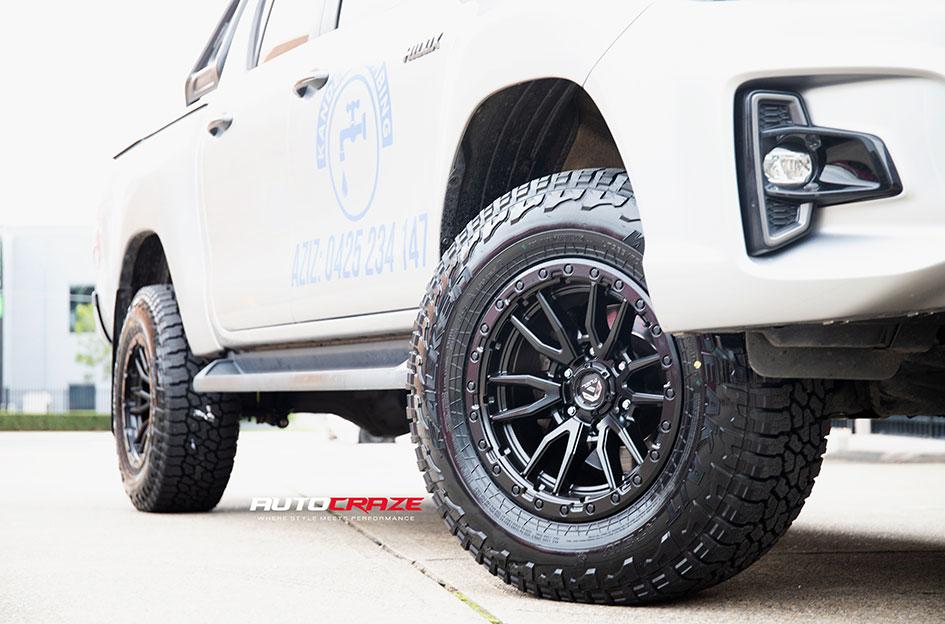 TOYOTA HILUX N80 4WD CLASH GLOSS BLACK