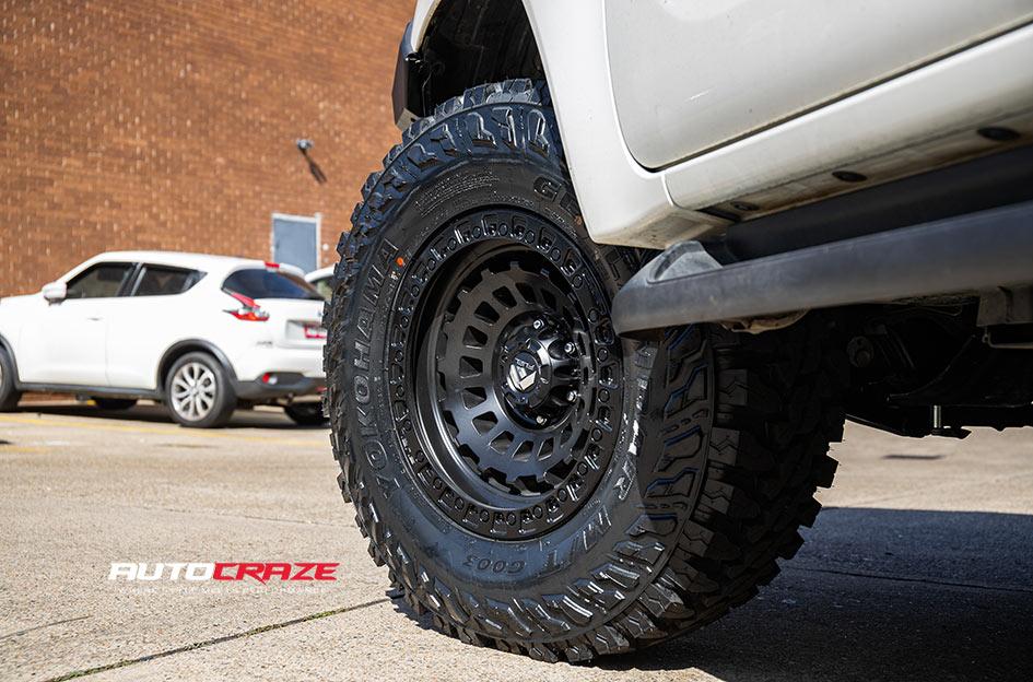 TOYOTA HILUX N80 4WD ZEPHYR MATTE BLACK