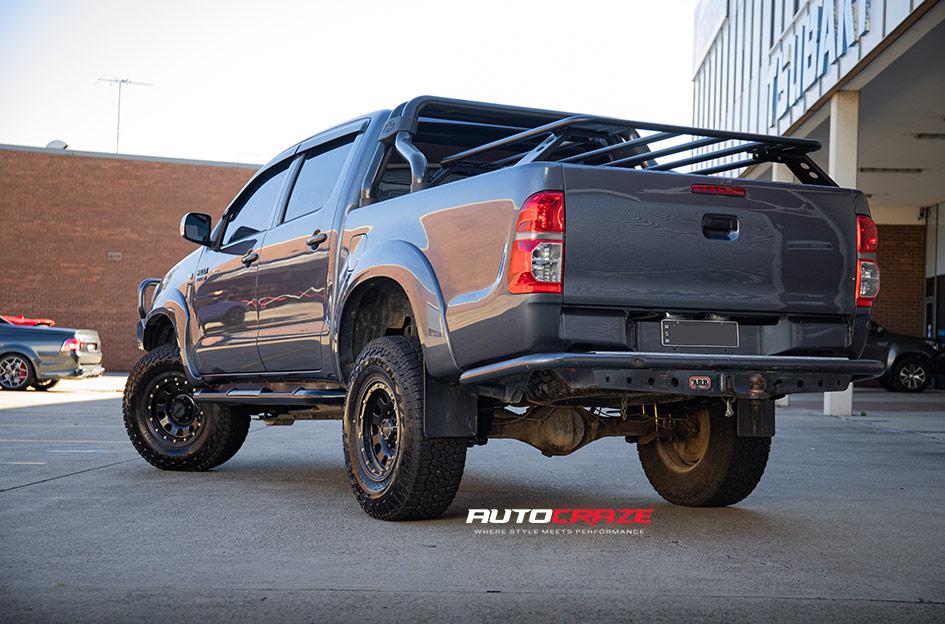 TOYOTA HILUX N70 4WD D LOCKER BLACK