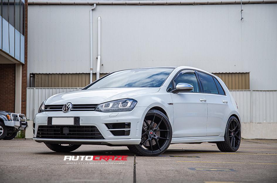 VOLKSWAGEN GOLF IFG 39 BLACK