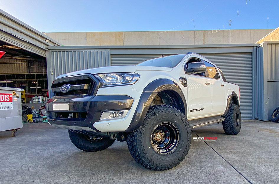 FORD-RANGER-TERRA-SATIN-BLACK