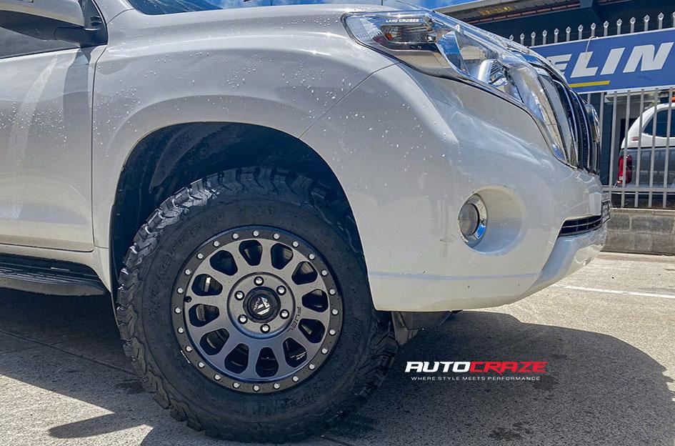 TOYOTA LANDCRUISER VECTOR ANTHRACITE