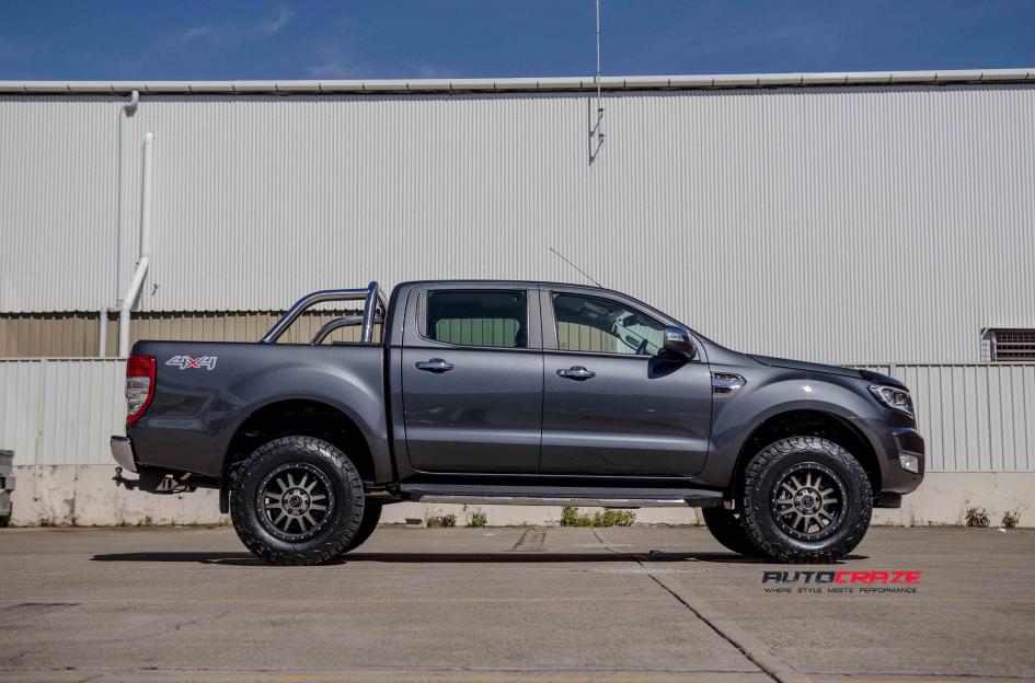 FORD-RANGER-TANAY-MATTE-BLACK-MACHINED-FACE-WITH-DARK-MATTE-TINT-2