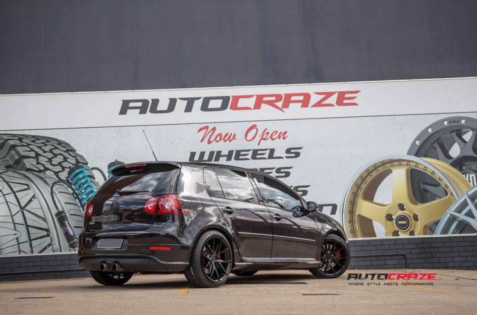 VOLKSWAGEN GOLF MISANO MATTE BLACK