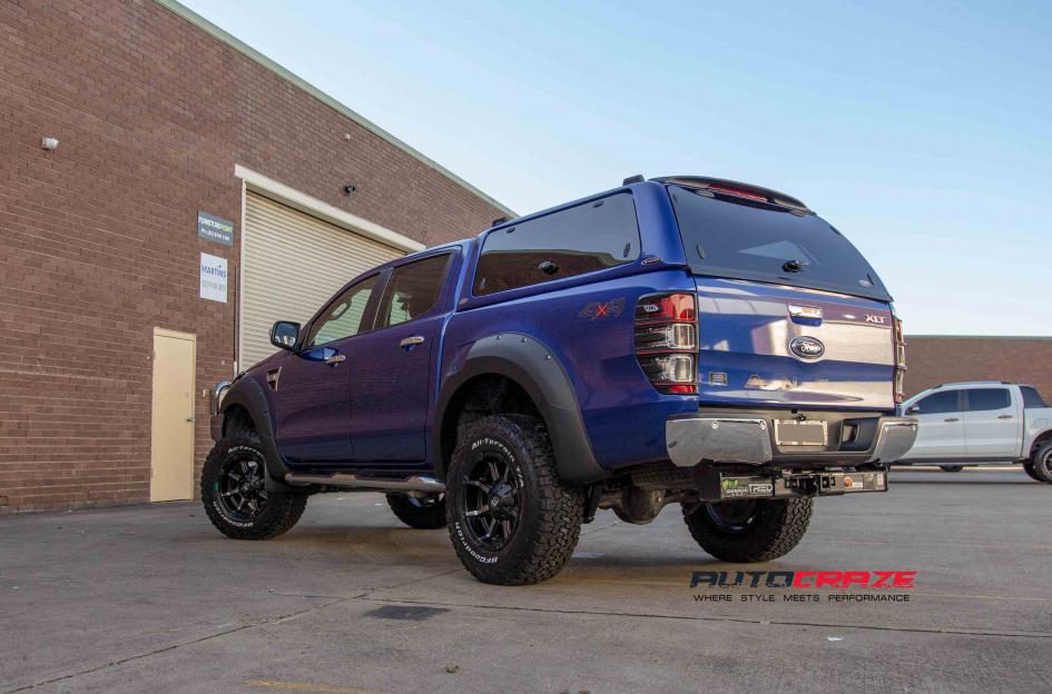 FORD RANGER COUPLER BLACK MACHINED WITH DARK TINT