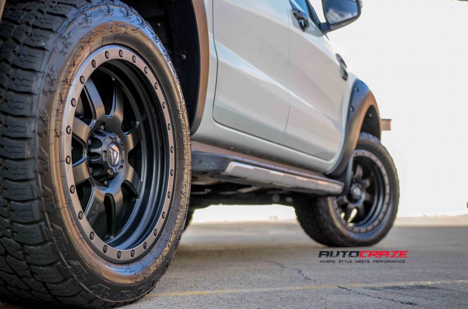 FORD-RANGER-TROPHY-MATTE-BLACK-WITH-ANTHRACITE-RING