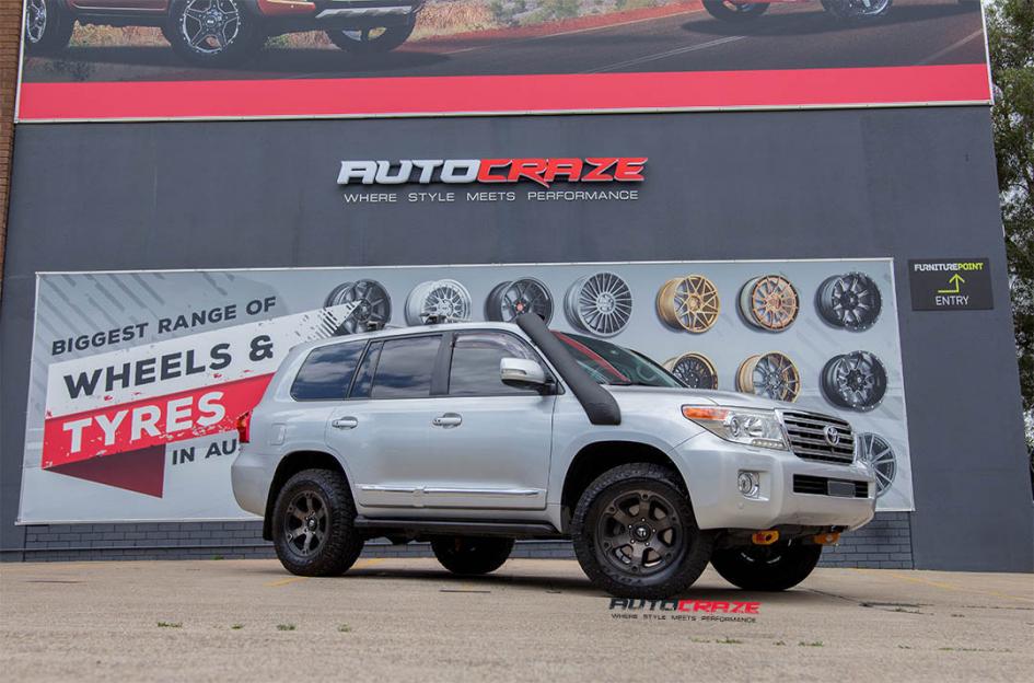 TOYOTA LANDCRUSIER BEAST BLACK   MACHINED WITH DARK TINT