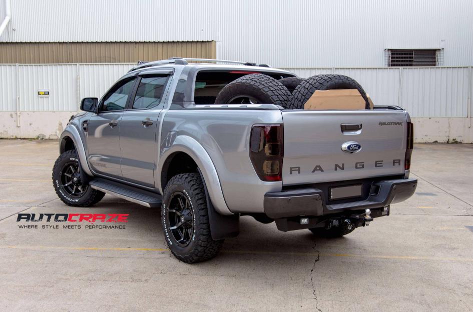 FORD RANGER COUPLER BLACK MACHINED WITH DARK TINT 6