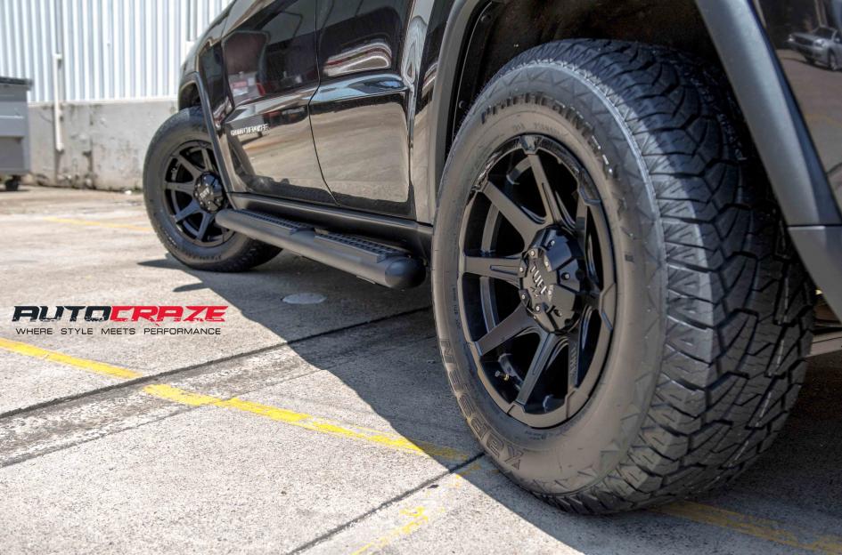 JEEP-GRAND-CHEROKEE-T05-SATIN-BLACK