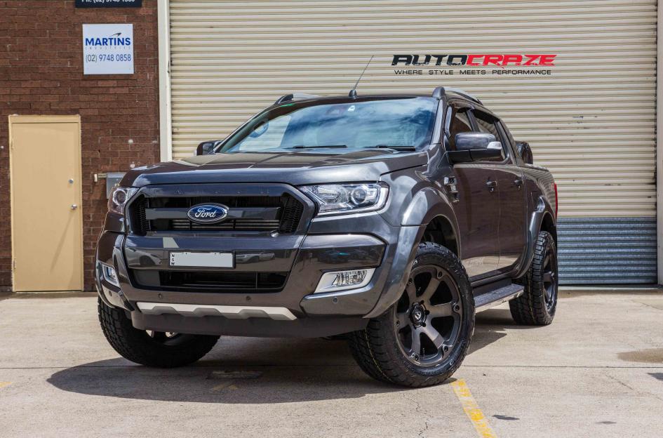 FORD RANGER BEAST BLACK MACHINED WITH DARK TINT