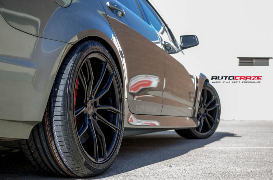 HOLDEN-COMMODORE-SF11-SATIN-BLACK