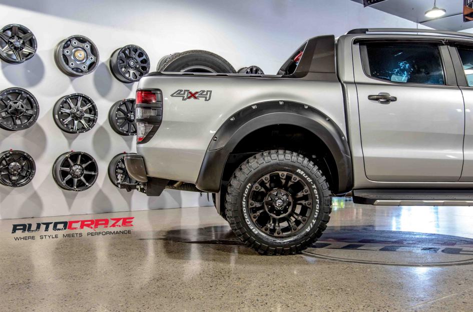 FORD-RANGER-VAPOR-BLACK-MACHINED-WITH-DARK-TINT