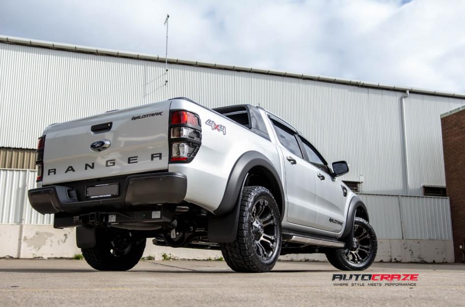 FORD-RANGER-VAPOR-BLACK-MACHINED-WITH-DARK-TINT